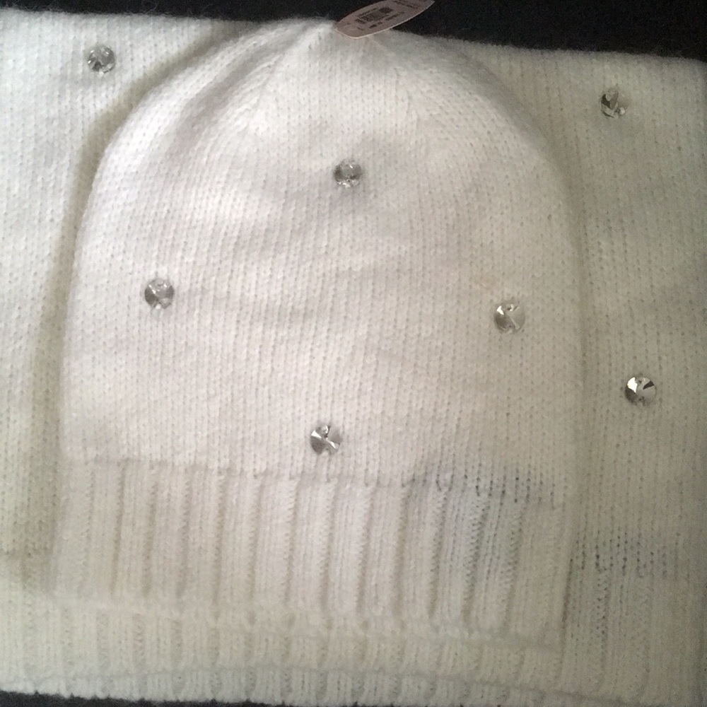 Victoria Secret hat/scarf set